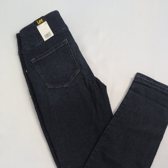 Lee Women's Sculpt And Stretch Dark Blue Mid Rise Slim Straight Pull On Jeans - Picture 6 of 6